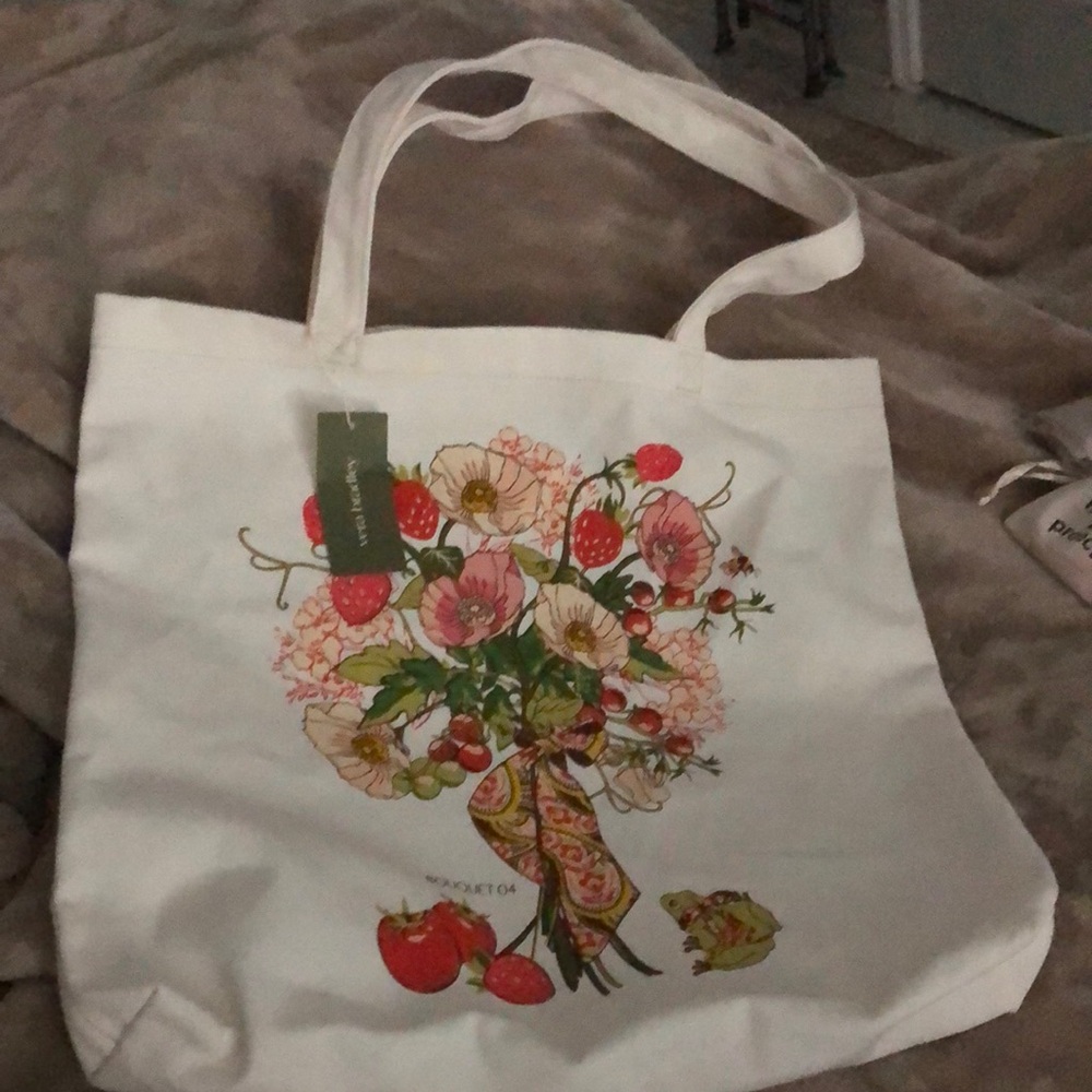 NWT Vera Bradley Bouquet no 4 Woodlark Tote